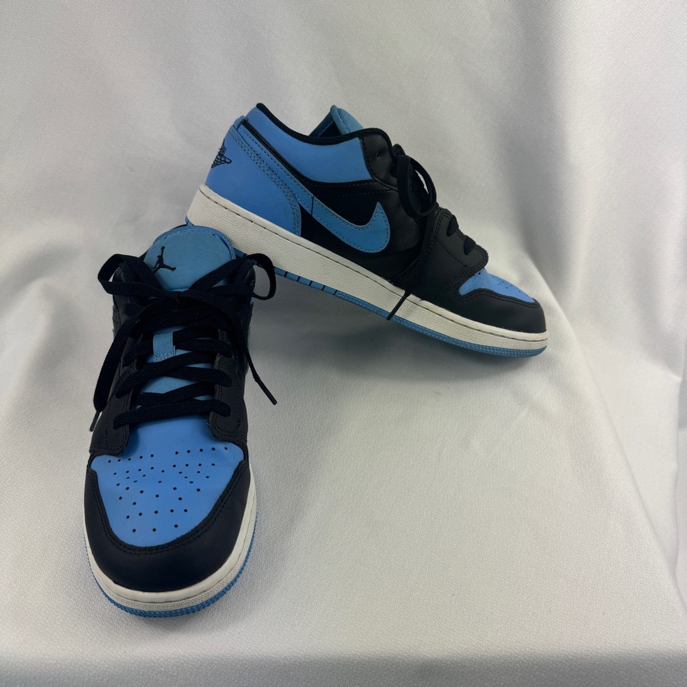 Boy’s Jordan 1 Low “University Blue”